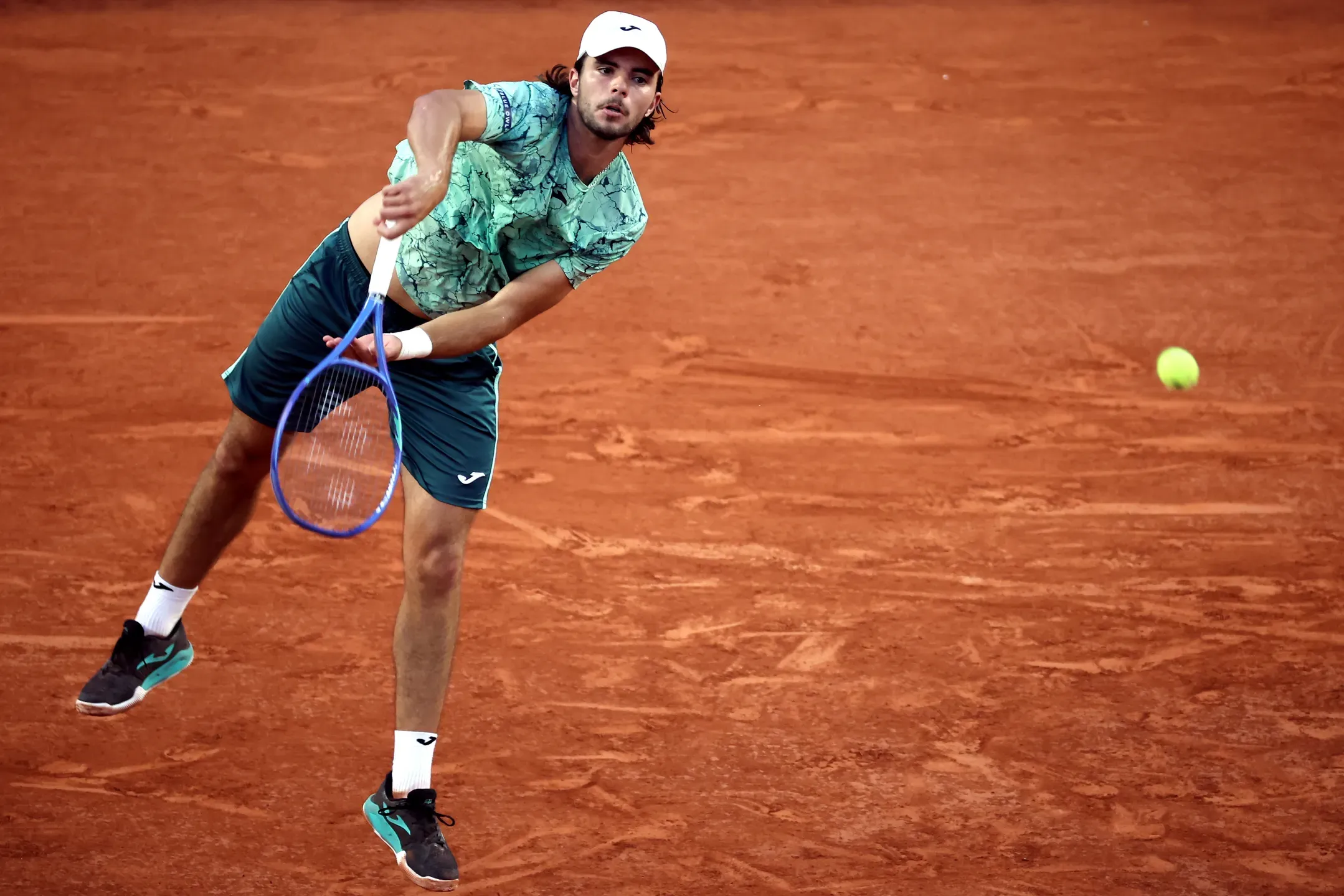 Jaime Faria cai em Roland Garros